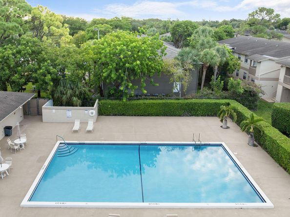 1758 Abbey Road 201, West Palm Beach FL 33415