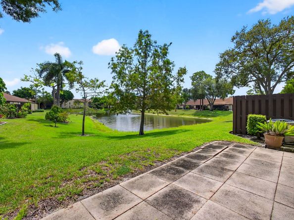 606 Sea Pine Way B, Greenacres FL 33415