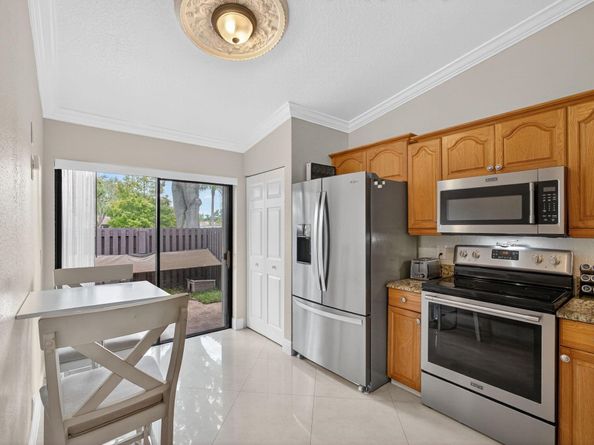 606 Sea Pine Way B, Greenacres FL 33415