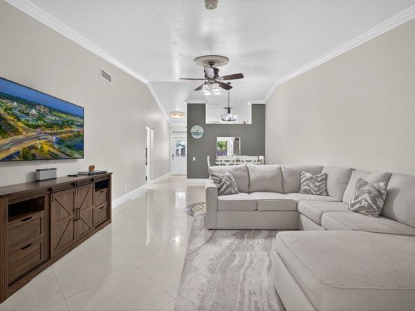 606 Sea Pine Way B, Greenacres FL 33415