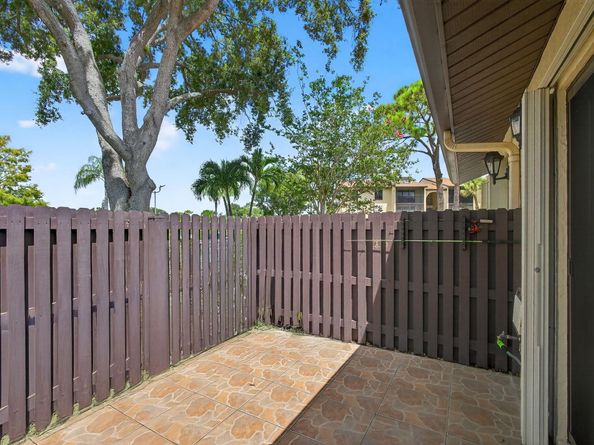 606 Sea Pine Way B, Greenacres FL 33415