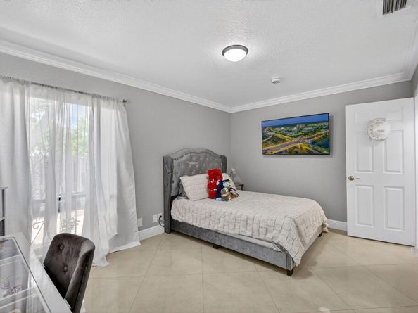 606 Sea Pine Way B, Greenacres FL 33415