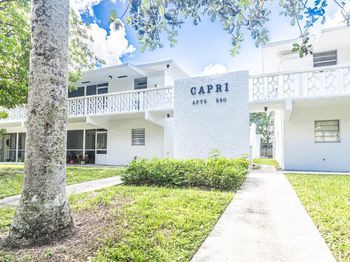 540 N Luna Ct