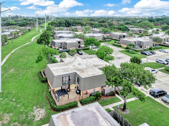 1614 16th Way, West Palm Beach FL 33407