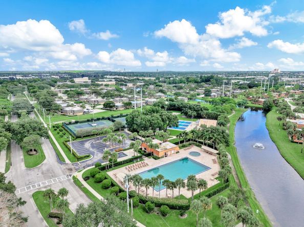 1614 16th Way, West Palm Beach FL 33407