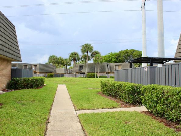 1614 16th Way, West Palm Beach FL 33407