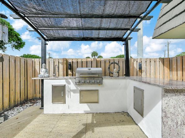 1614 16th Way, West Palm Beach FL 33407