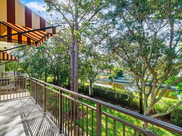 2406 Venetian Way, Boynton Beach FL 33426