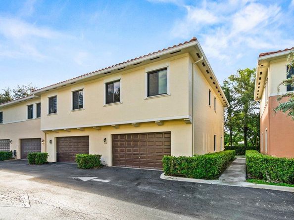 2406 Venetian Way, Boynton Beach FL 33426