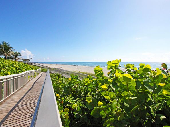 2406 Venetian Way, Boynton Beach FL 33426