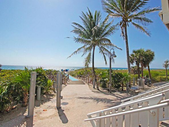 2406 Venetian Way, Boynton Beach FL 33426