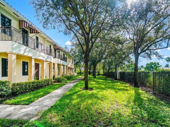2406 Venetian Way, Boynton Beach FL 33426