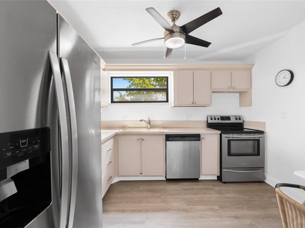 4800 Bayview Dr 306, Fort Lauderdale FL 33308