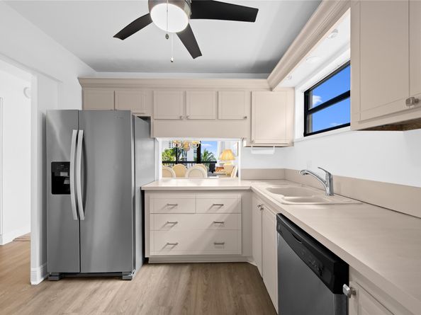 4800 Bayview Dr 306, Fort Lauderdale FL 33308