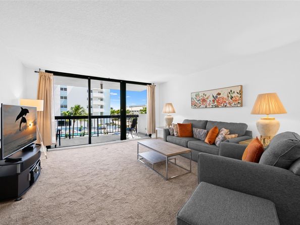 4800 Bayview Dr 306, Fort Lauderdale FL 33308