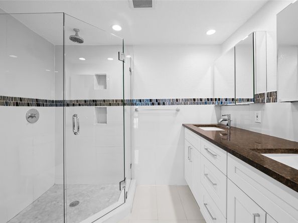 4800 Bayview Dr 306, Fort Lauderdale FL 33308