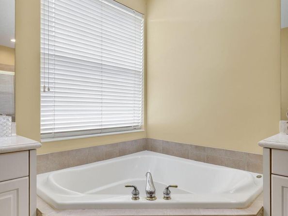 118 Bella Vista Way, Royal Palm Beach FL 33411