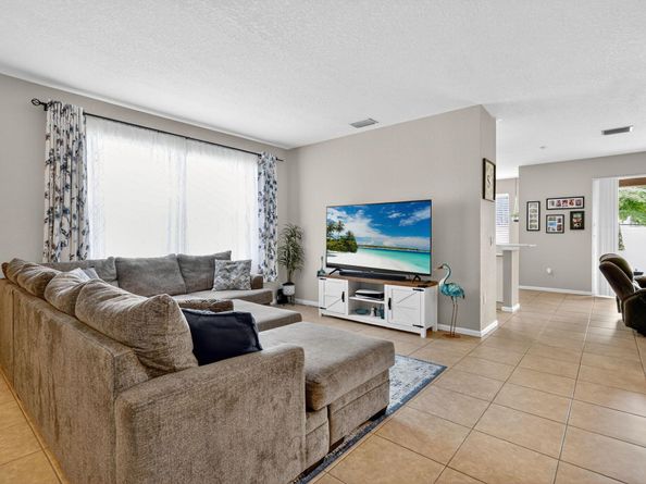 118 Bella Vista Way, Royal Palm Beach FL 33411