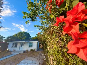 1093 Highview Road, Lantana FL 33462