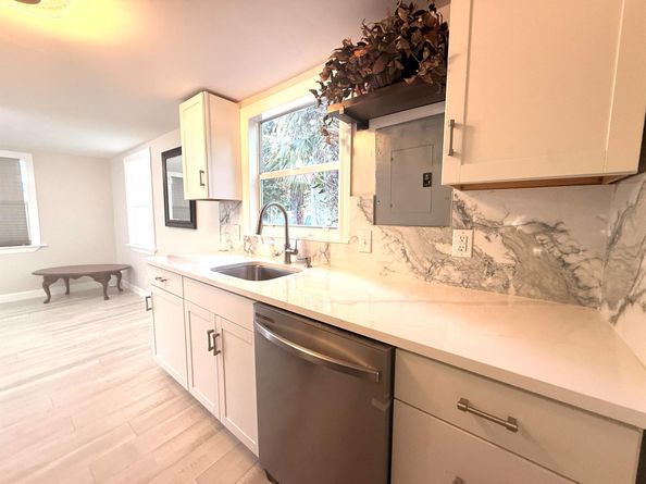 1093 Highview Road, Lantana FL 33462