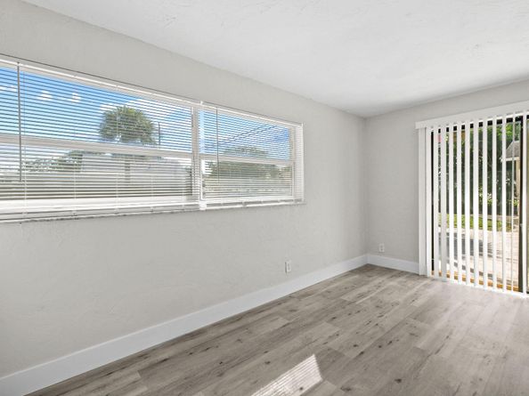 1301 W 25th Street, Riviera Beach FL 33404