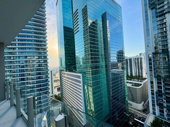 300 Biscayne Blvd Way 2508, Miami FL 33131