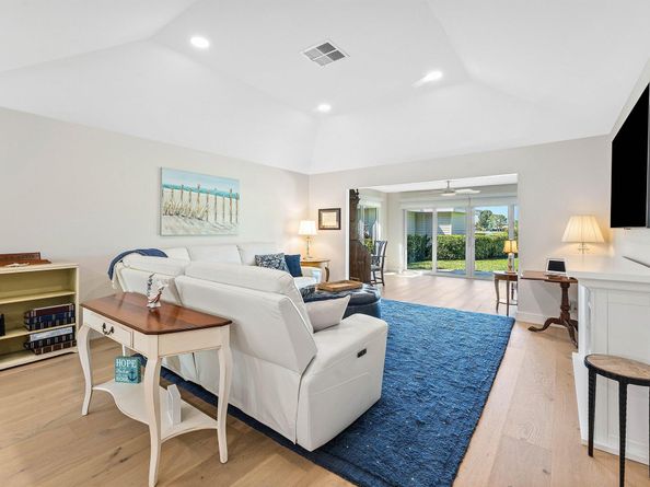 13731 Eastpointe Way, Palm Beach Gardens FL 33418