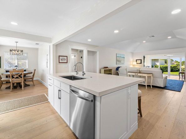 13731 Eastpointe Way, Palm Beach Gardens FL 33418