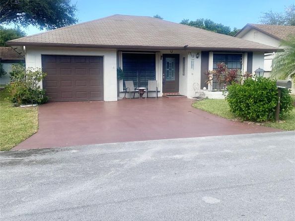 1719 SW 19th Ave, Deerfield Beach FL 33442