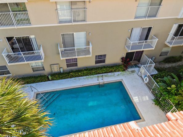 2381 NE 14th Street Cswy 206, Pompano Beach FL 33062