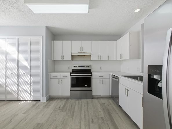 2381 NE 14th Street Cswy 206, Pompano Beach FL 33062