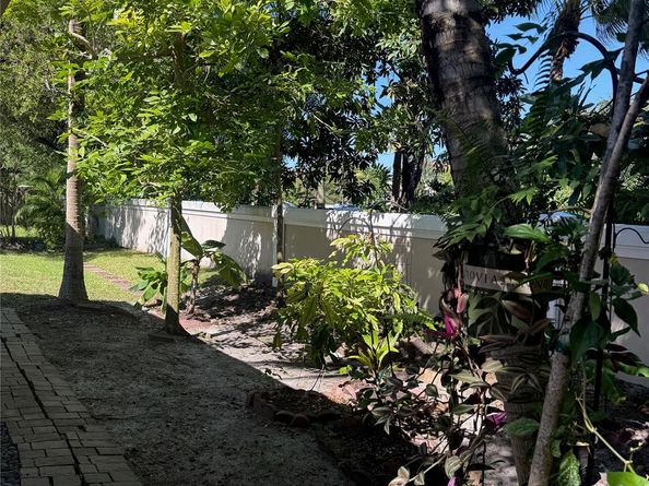 10351 NW 7th St, Coral Springs FL 33071