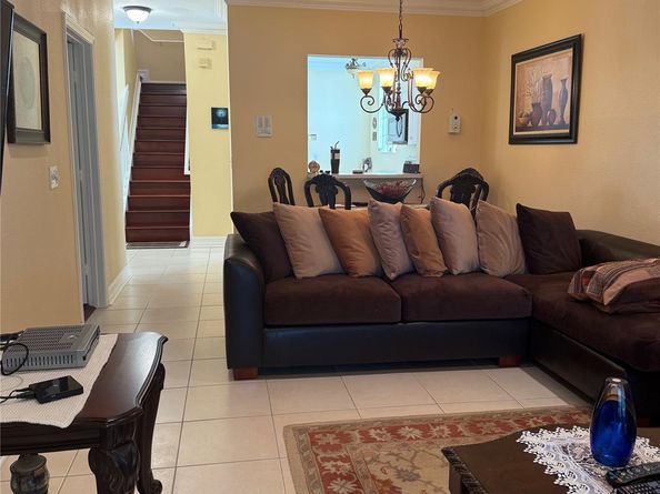 10351 NW 7th St, Coral Springs FL 33071