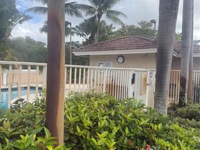 10351 NW 7th St, Coral Springs FL 33071