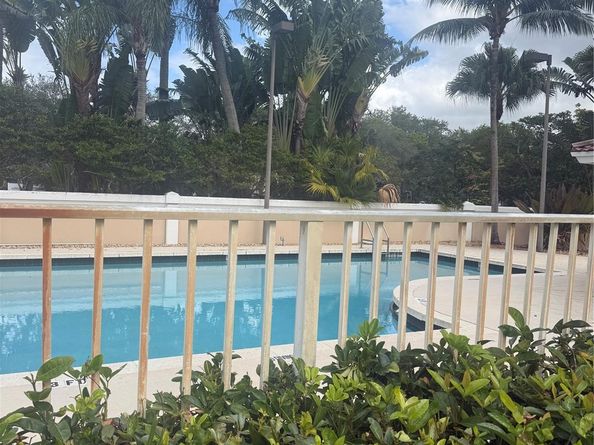 10351 NW 7th St, Coral Springs FL 33071