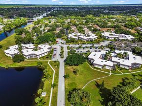 6 Greenway N 212, Royal Palm Beach FL 33411