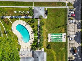 6 Greenway N 212, Royal Palm Beach FL 33411