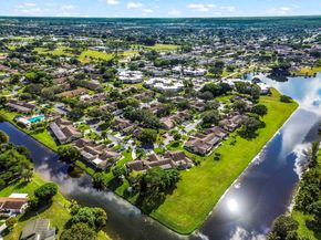 6 Greenway N 212, Royal Palm Beach FL 33411