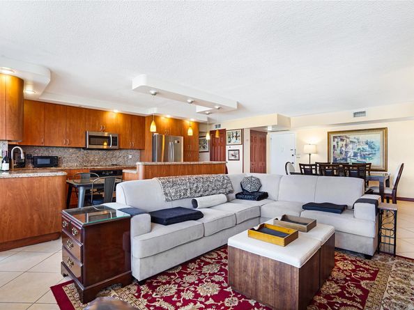 2500 NE 48th LN 608, Fort Lauderdale FL 33308