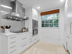 127 Peruvian Avenue 101, Palm Beach FL 33480