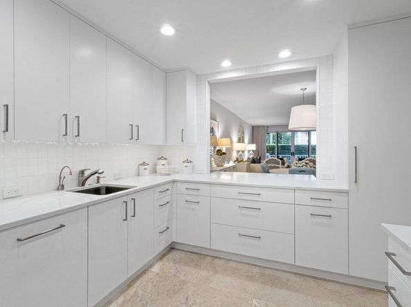 127 Peruvian Avenue 101, Palm Beach FL 33480