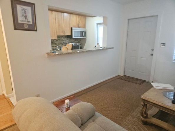 2404 NE 33rd Ave 12, Fort Lauderdale FL 33305