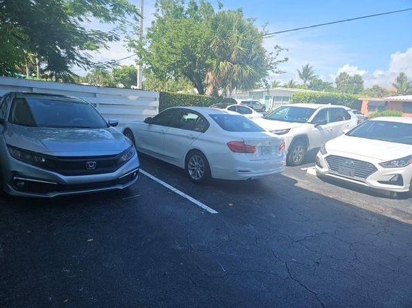 2404 NE 33rd Ave 12, Fort Lauderdale FL 33305