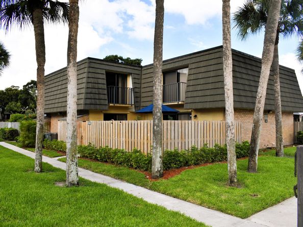 2905 29th Way, West Palm Beach FL 33407