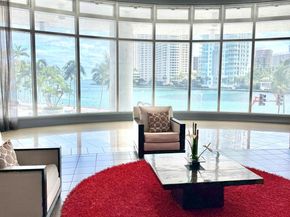 300 S Biscayne Boulevard T2209, Miami FL 33131