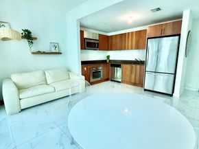 300 S Biscayne Boulevard T2209, Miami FL 33131