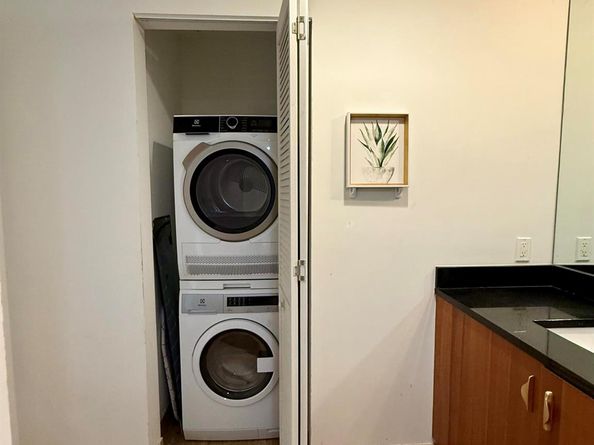 300 S Biscayne Boulevard T2209, Miami FL 33131