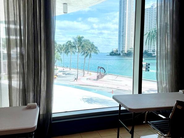 300 S Biscayne Boulevard T2209, Miami FL 33131