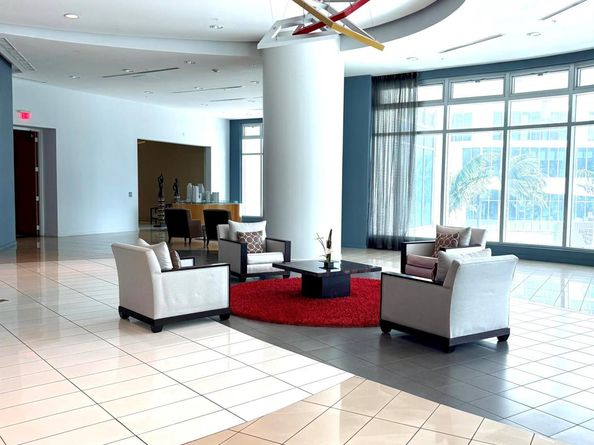 300 S Biscayne Boulevard T2209, Miami FL 33131