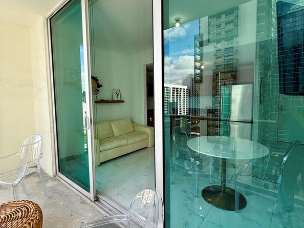 300 S Biscayne Boulevard T2209, Miami FL 33131